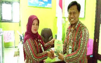 Karya Ilmiah Guru SMA Negeri 1 Salaman Dikirim ke Dua Sekolah di Kabupaten Magelang